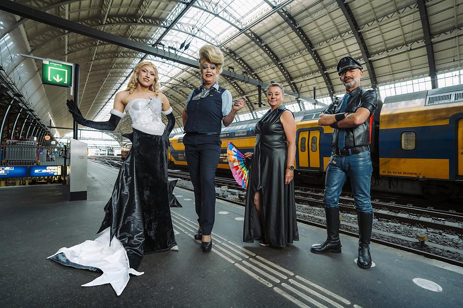 NS viert diversiteit tijdens Amsterdam Pride 