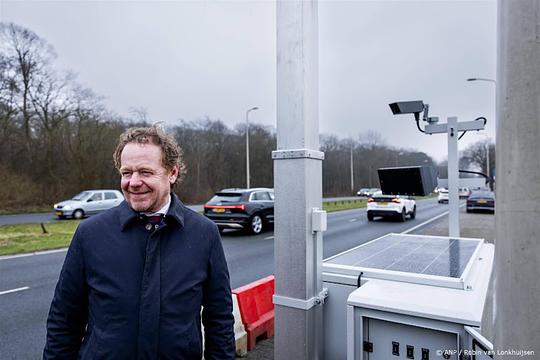 Eerste focusflitser gaat boetes uitdelen aan appende bestuurders