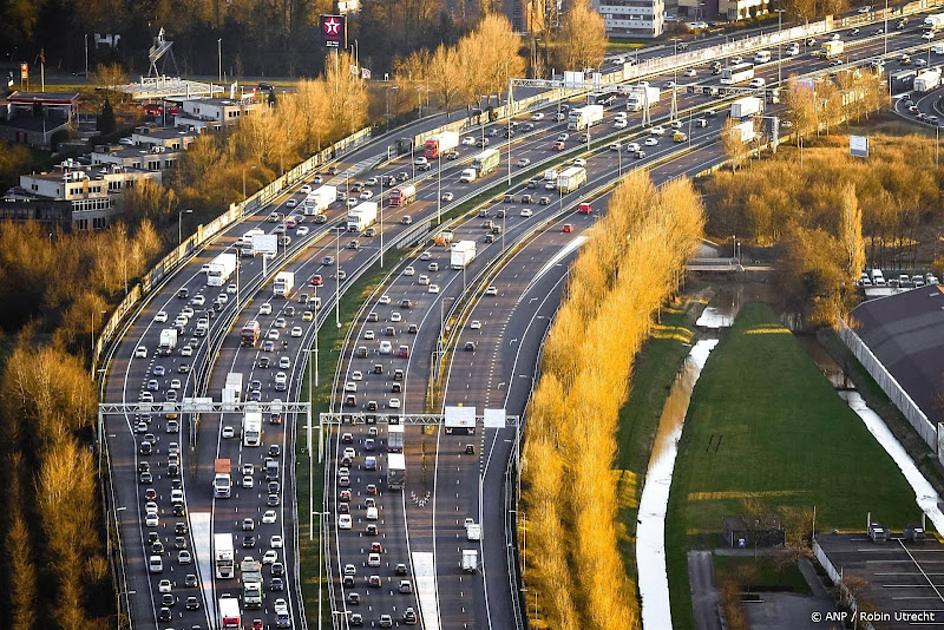 Vrachtwagenchauffeur omgekomen bij ongeval bij Beneluxtunnel