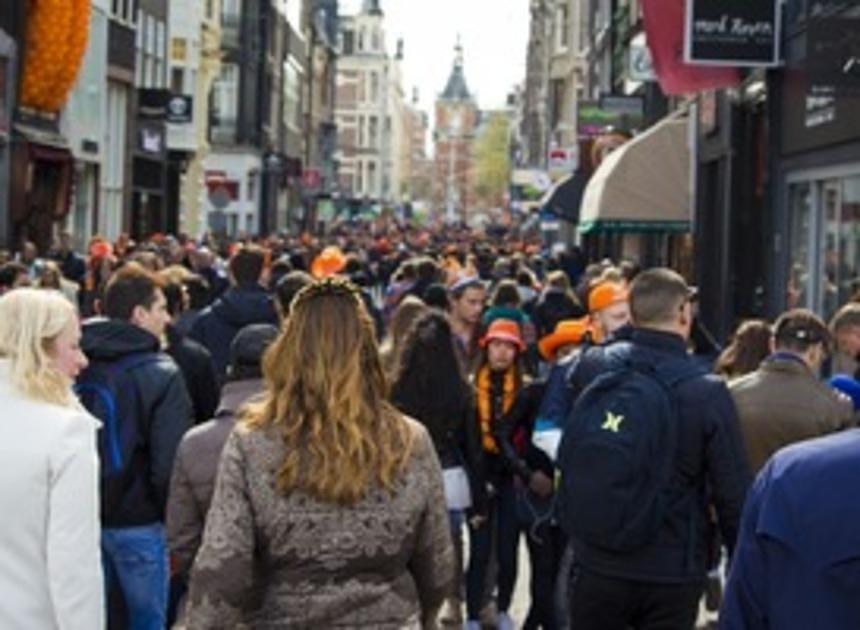 Tijdens Koningsdag een vorstelijk onthaal op station Maastricht 