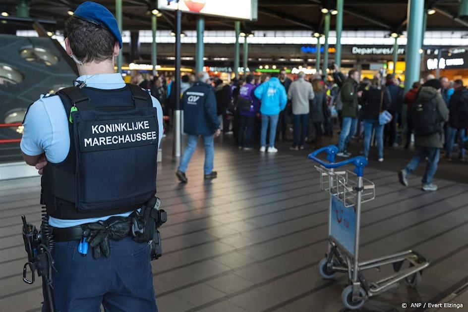 Aantal drugskoeriers dat op Schiphol werd aangehouden daalde in 2022