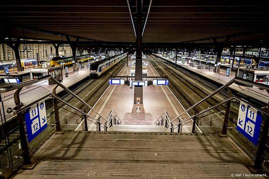 FNV en ProRail weer om tafel: voorlopig geen nieuwe spoorstaking