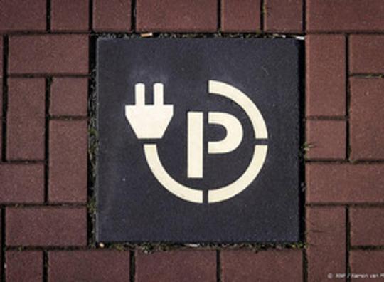 Aantal laadpunten elektrische auto's met 30 procent gestegen in jaar tijd