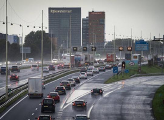 Automobilisten staan langer in de file sinds einde thuiswerkadvies