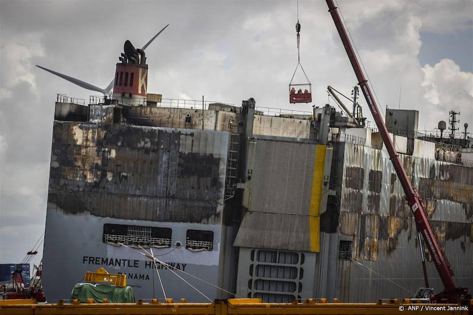 Fremantle Highway: 'groot aantal auto's op onderste dekken nog intact'