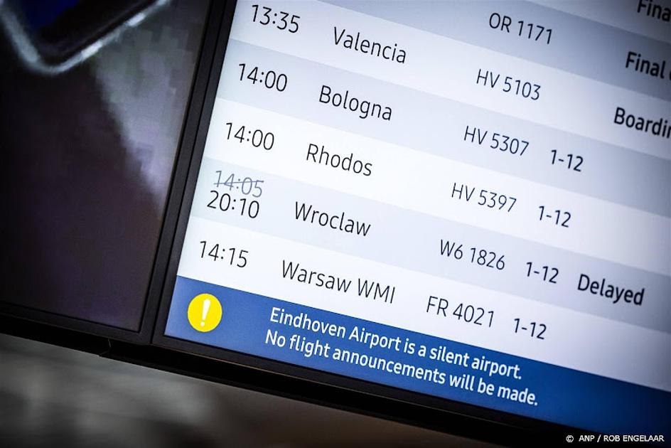 Bosbranden Rhodos: vliegtuig met geëvacueerde Nederlanders vannacht geland op Schiphol