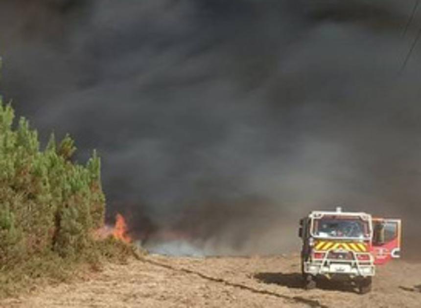 Cruciale snelweg voor vakantiegangers richting Spanje dicht vanwege bosbranden
