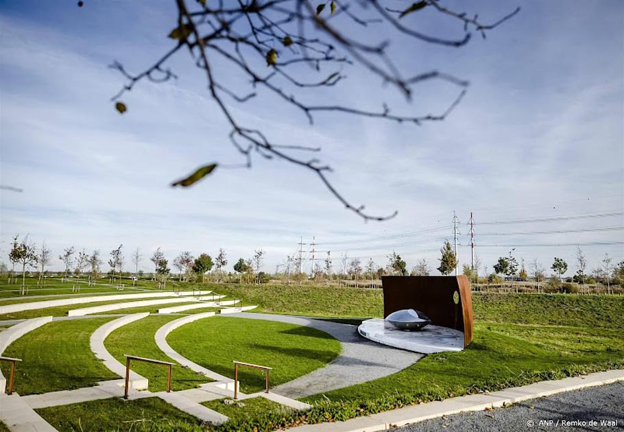 Omgekomen inzittenden MH17 herdacht in Vijfhuizen