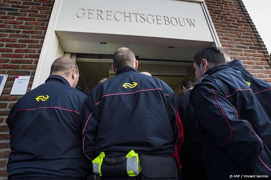 Ook openbaar vervoer drie grote steden staat zaterdag drie minuten stil