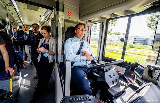 Eerste zelfrijdende bus in Nederland op de openbare weg