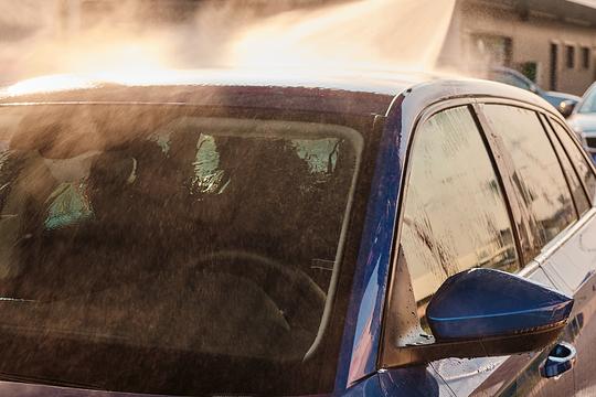 Auto nog even niet wassen vanwege Saharastof 
