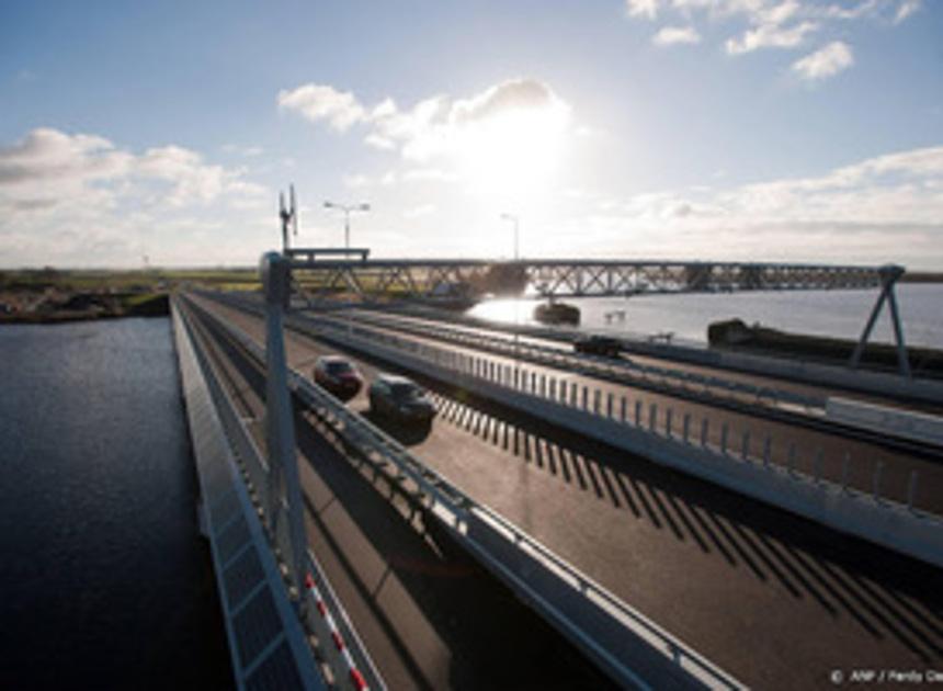Bruggen en sluizen in Flevoland tot nader order niet meer bediend