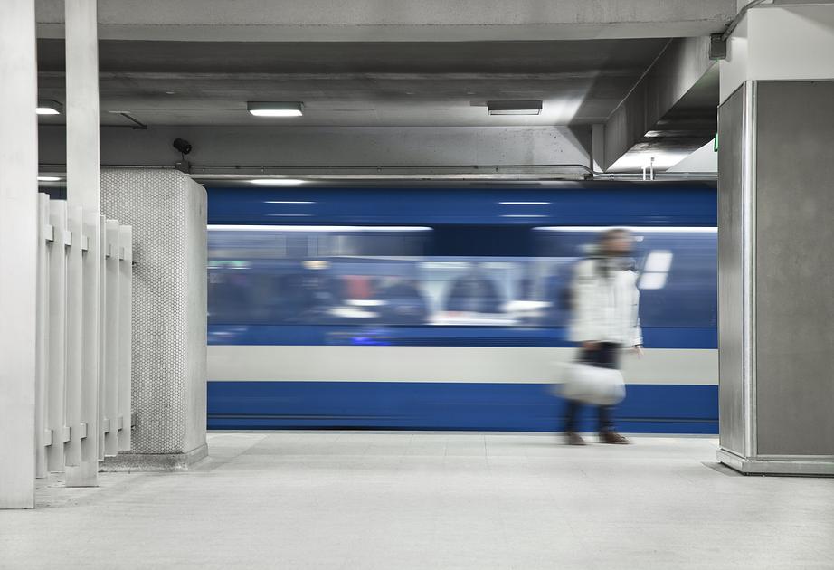 Metro Rotterdam ontruimd vanwege een verdachte situatie 