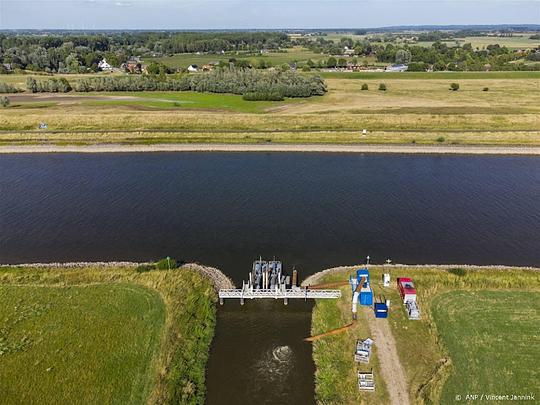 Drijvend gemaal bij de Linge in Gelderland vervangen