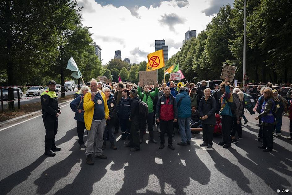 Klimaatdemonstranten op A12 weer 'verwijderd'