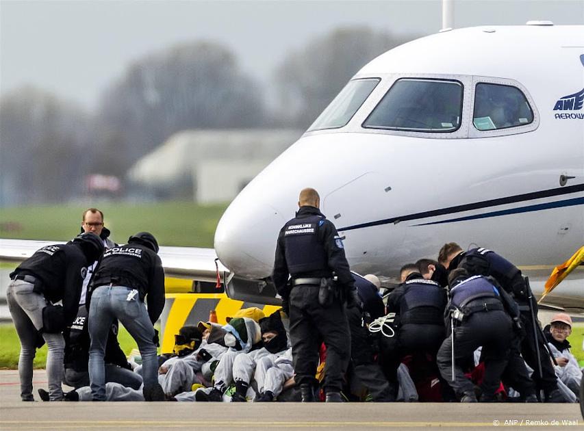 Drie door OM gewaarschuwde klimaatactivisten 'waren niet op Schiphol'