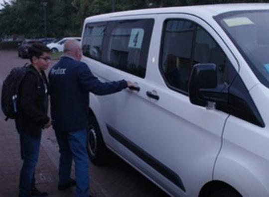 Leerlingenvervoer maakt het voor kwetsbare kinderen alleen maar lastiger 