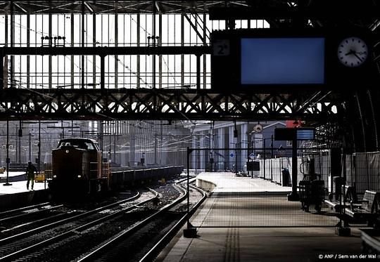 Landelijke storing informatieborden op perrons van NS-stations