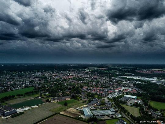 Code oranje in Overijssel, Gelderland en Limburg om zwaar onweer