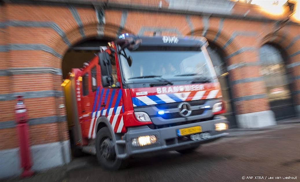 Grote brand in Hazerswoude-Rijndijk: Rijndijk afgesloten voor verkeer