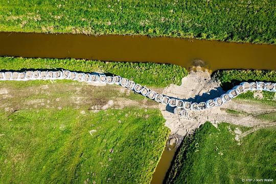 Oever van Valkenburgse Meer ingezakt door slappe zandlaag