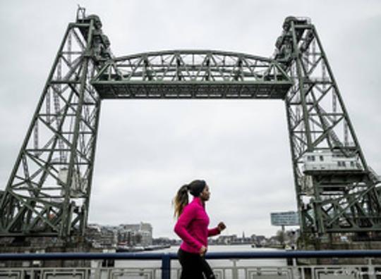 De Hef kan onder strenge voorwaarden uit elkaar voor megajacht Bezos