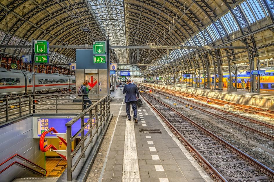 NS wil een proef met een wapenstok voor V&S-medewerkers