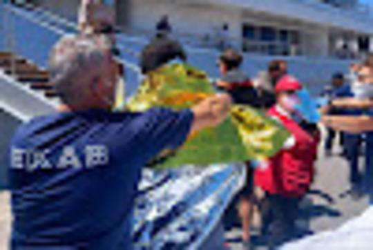 hulpverleners en slachtoffers bij boot