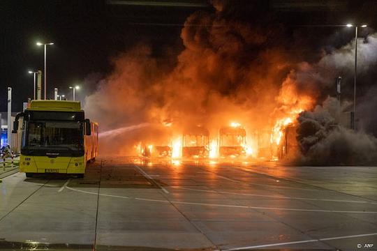 Flinke schade en uitval buslijnen door brand in busstalling Utrecht