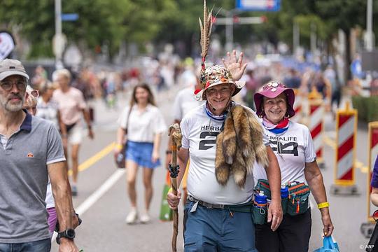 Nijmeegse Vierdaagse: eerste wandelaars op pad
