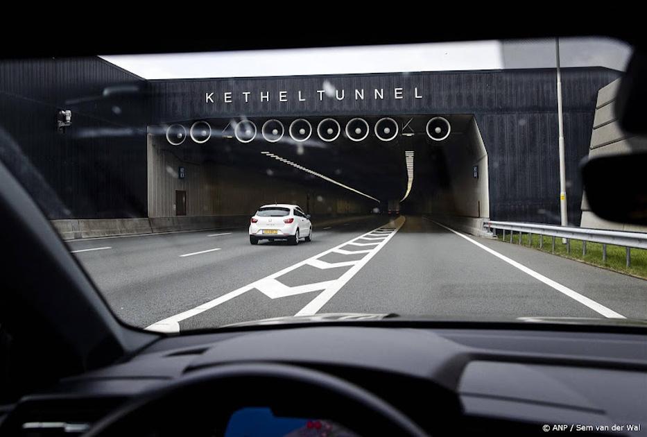 Ketheltunnel in Schiedam dicht na ongeluk