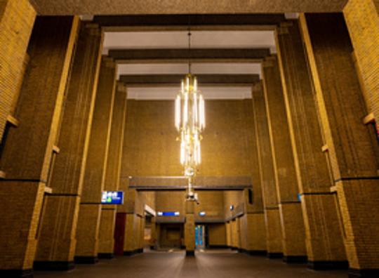 Monumentaal station Naarden-Bussum in ere hersteld 