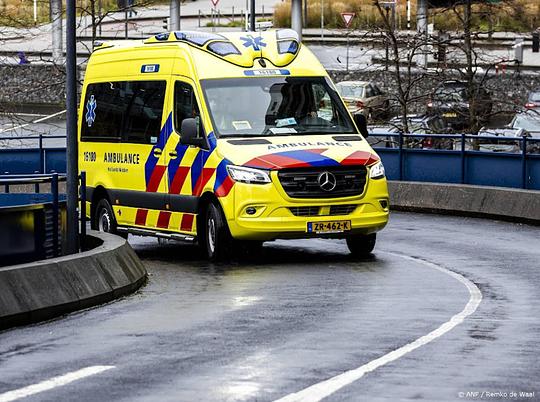 Bromfietser komt om het leven na botsing met fietser en vervolgens lijnbus