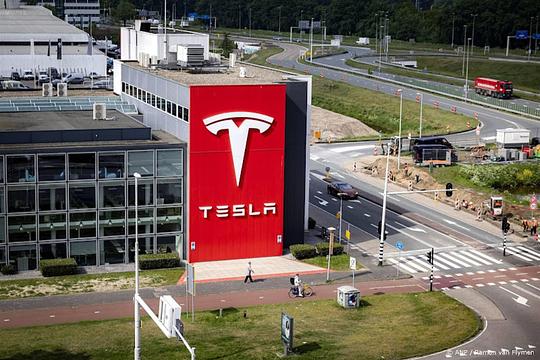 Autoverkoop stijgt voor het eerst dit jaar: Tesla nog in het slop
